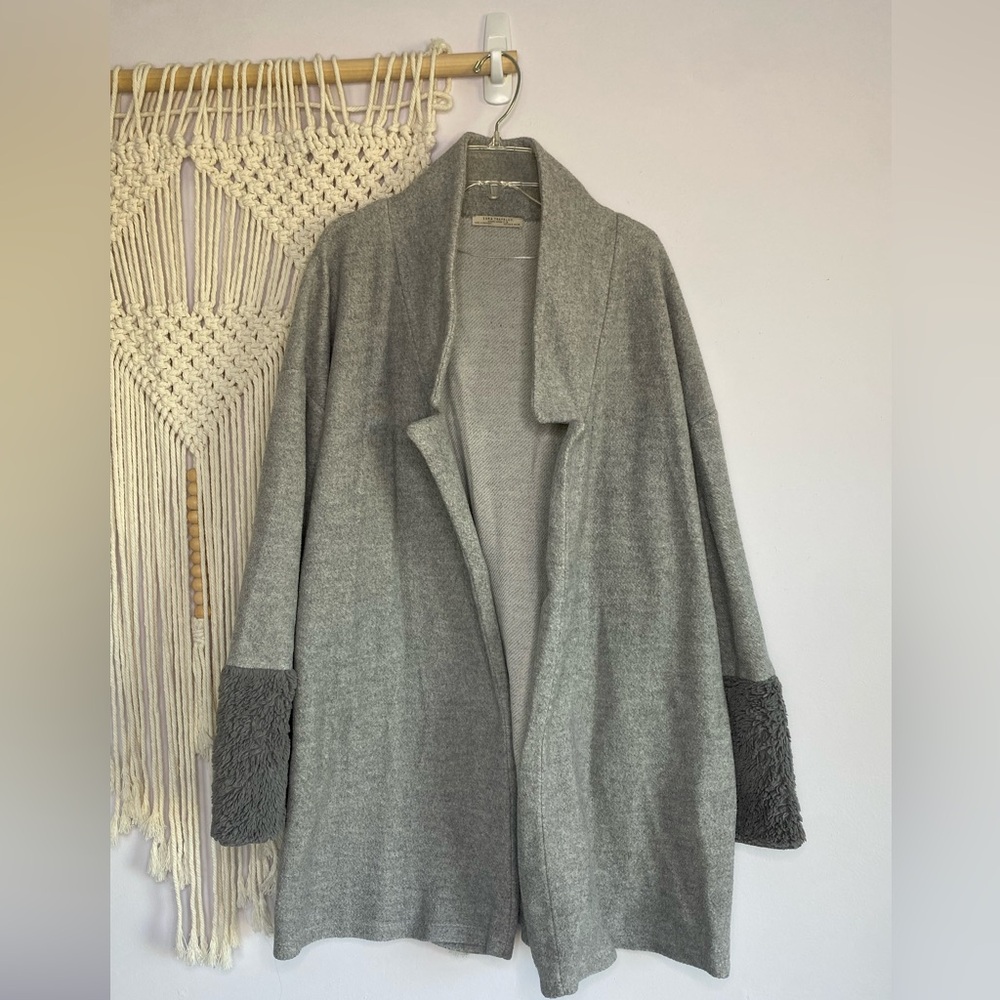 Zara oversized Gray cardigan - faux fur cuffs